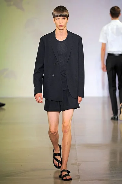 Look 29